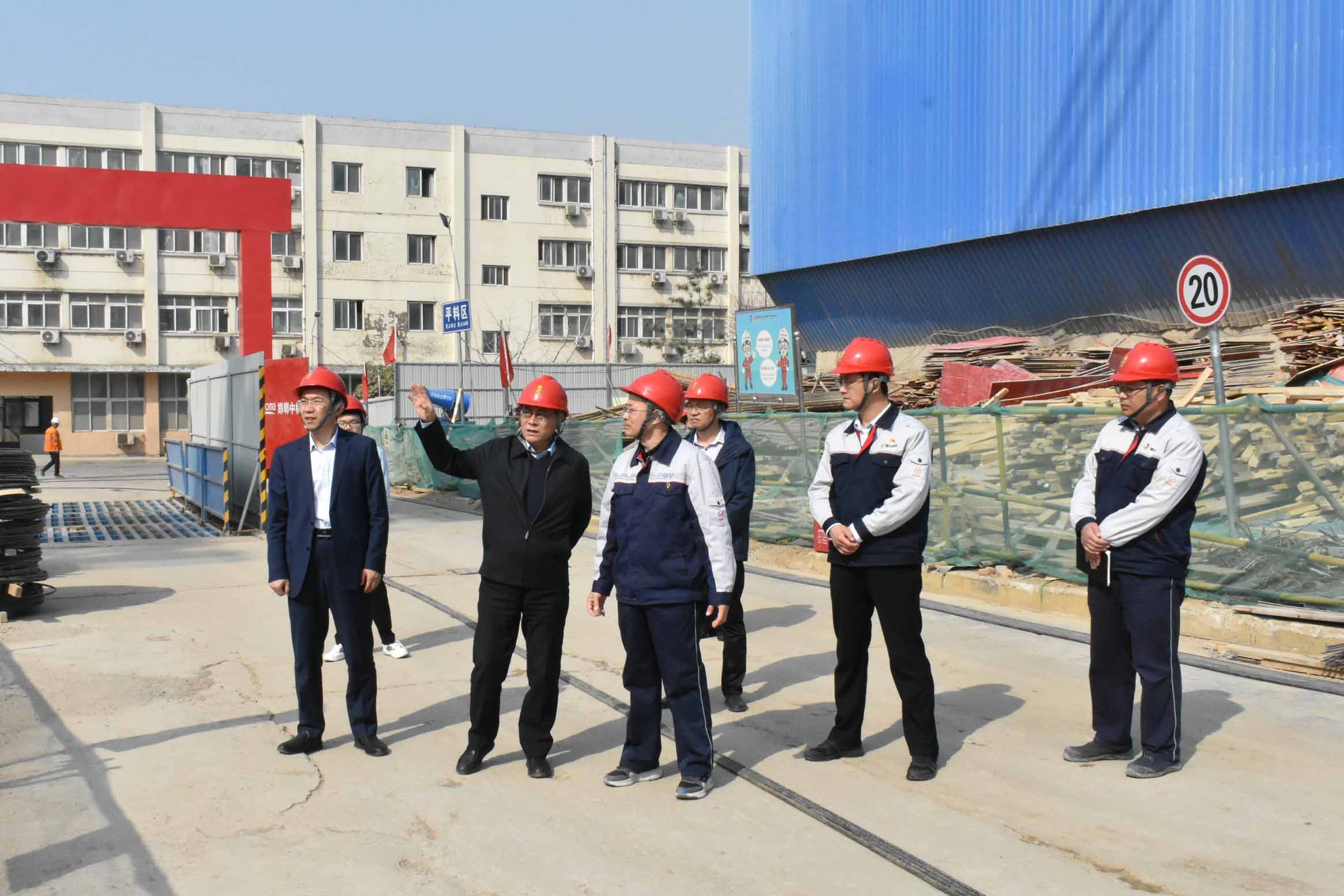 赵琨到365英国上市矿业365英国上市水泥调研 (1).jpg